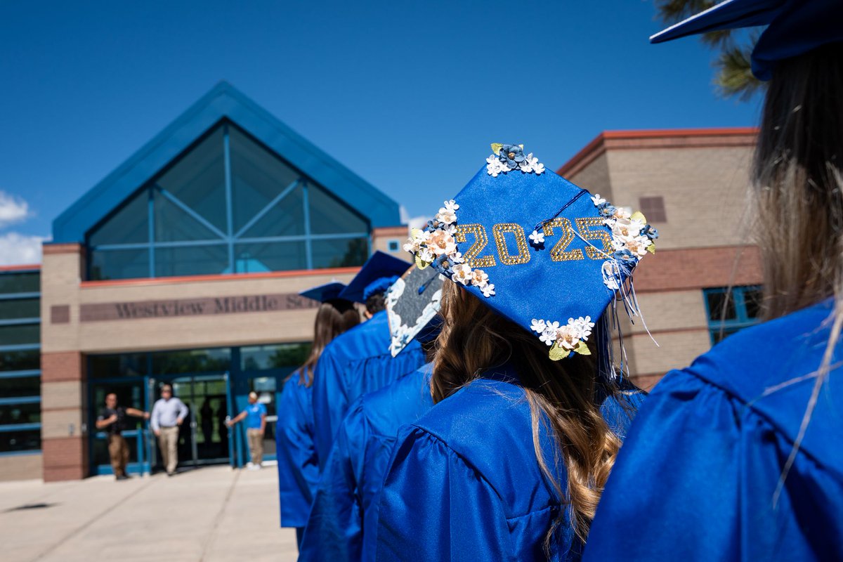 St. Vrain Valley Schools (@svvsd) on Twitter photo The Longmont High Class of 2025 returned to their former elementary and middle schools today for Grad Walks, walking the halls one last time to the cheers of their teachers and future Trojans. #StVrainStorm
@lhstrojanway @svvsdsupt <a href="/svvsddeputy/">svvsddeputy</a> @svvsdschuh The Longmont High Class of 2025 returned to their former elementary and middle schools today for Grad Walks, walking the halls one last time to the cheers of their teachers and future Trojans. #StVrainStorm
@lhstrojanway @svvsdsupt <a href="/svvsddeputy/">svvsddeputy</a> @svvsdschuh