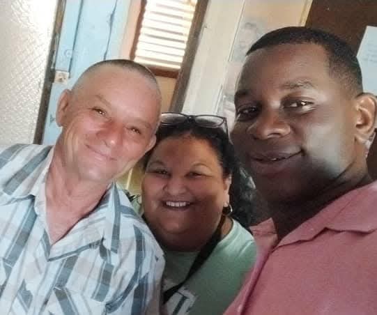 CinesoftCuba's tweet photo. 📢 ¡Seguimos fortaleciendo nuestras relaciones comerciales! Ayer, nuestros equipos trabajaron en Matanzas en una jornada clave de conciliación y seguimiento a cuentas por cobrar. Más cercanía, más eficiencia. 🚀 #Cinesoft #CubaMined #Gemined https://t.co/epif8kAKtq
