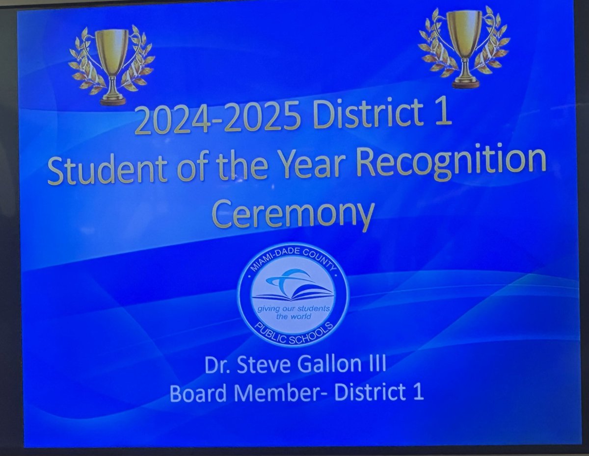 NorthDadeCML's tweet image. Congratulations to our District 1 Student of the Year!! #yourbestchoicemdcps @docstevegallon @alexsantoyo75 @YeseniaAponte05 @MDCPSNorth @miamimagnets