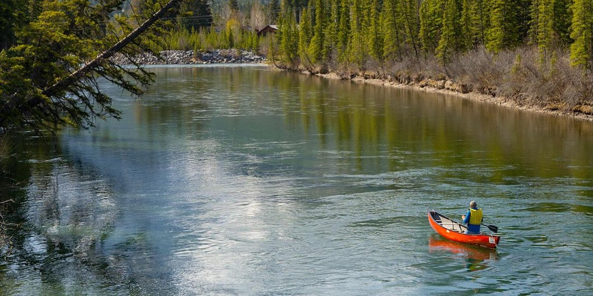 TourismCanmore's tweet photo. Sometimes the best way to understand a place is by moving with it—not through it. 🌊🛶 Paddling or kayaking the Bow River in the spring makes for breathtaking mountain views, and a fresh new perspective. 🍃

📸 on IG: @swissclick_photography

#ExploreCanmore #ExploreKananaskis https://t.co/dnPtFFvhwR
