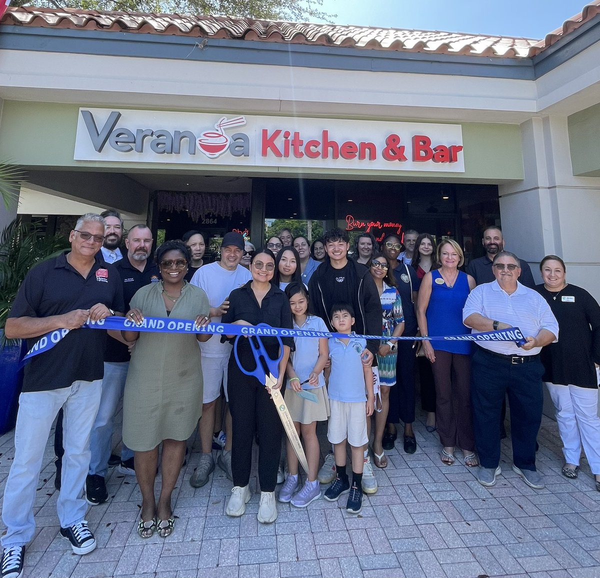 RepHunschofsky's tweet image. Our team celebrated the ribbon cutting of Veranda Kitchen & Bar with the @csccrchamber! This beautiful restaurant features Thai and Vietnamese cuisine. We wish them much success!
For more information visit veranda954.net/?gad_source=1
📍 2864 North University Drive, Coral Springs