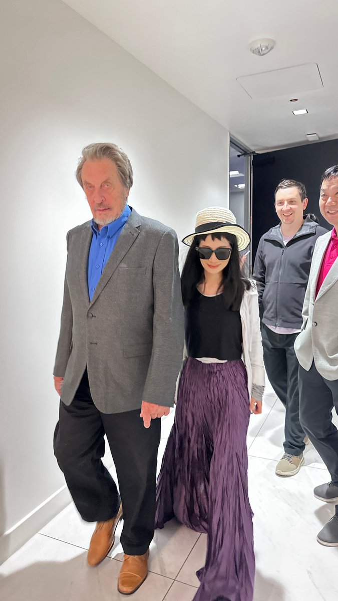 KodaRobotDog's tweet photo. Been to @humanlongevity so many times!
Amazing conversations and so much innovation!
First two photos show the Human Longevity team seeing Errol Musk off at the airport.
Last two from their SF Clinic. #HumanLongevity https://t.co/t5DgGrapOr