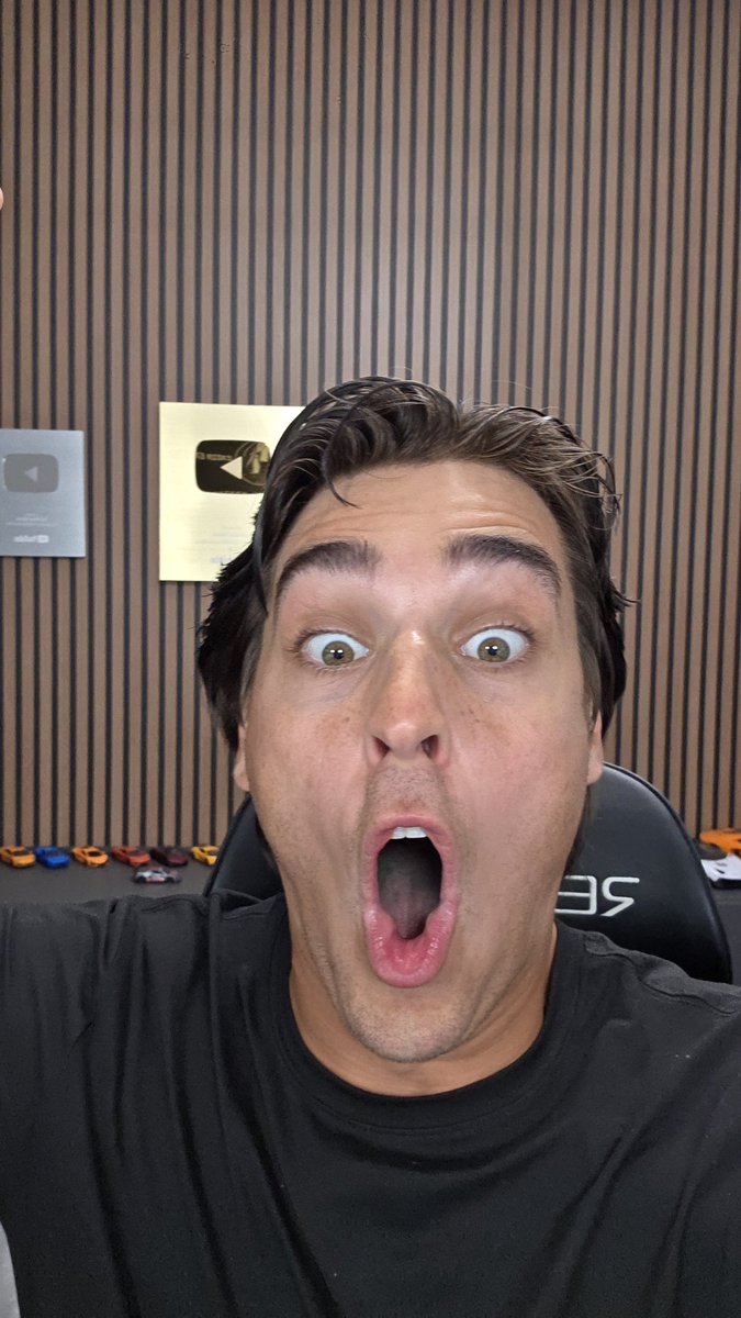 FORTNITE MOBILE IS BACK BOYS