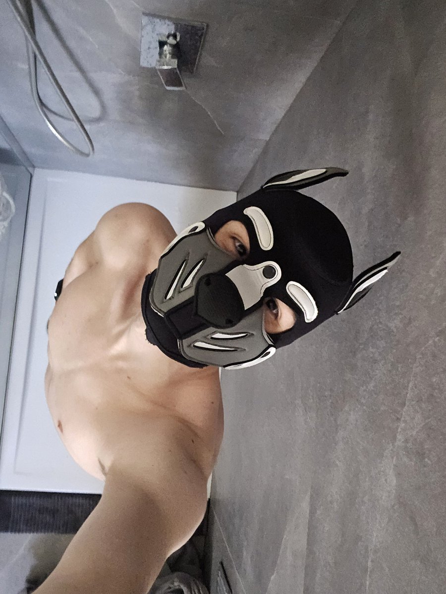 New content on a blue social. 🫢
Who helps me in the shower? 👀 

onlyfans.com/lux4u

#shower #twink