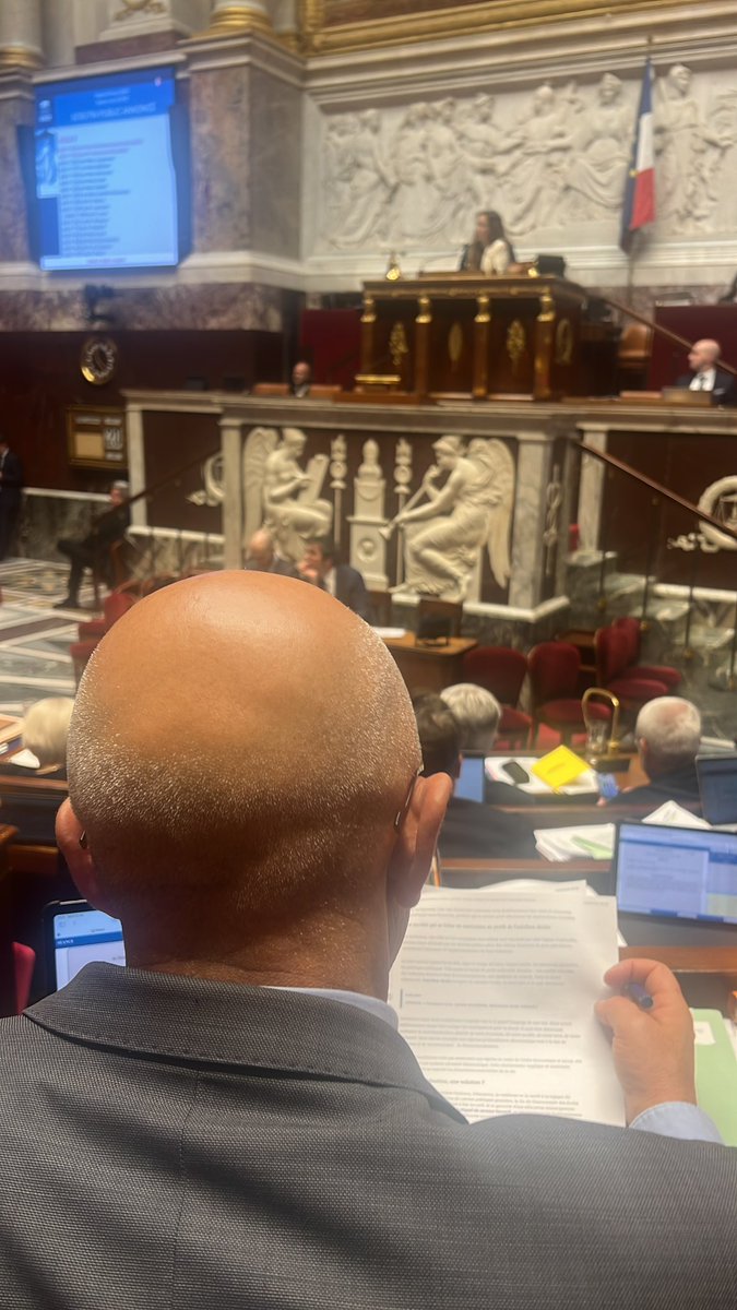 Jérôme Guedj (@jeromeguedj) on Twitter photo Fin de séance.
On avance
Et clin d’œil à mon ami <a href="/PotierDominique/">Dominique Potier</a> avec qui nous ne sommes pas d’accord sur tout, loin de là, sur le texte fin de vie. Mais s’écouter et se respecter nous permet de ciseler notre travail législatif. Fin de séance.
On avance
Et clin d’œil à mon ami <a href="/PotierDominique/">Dominique Potier</a> avec qui nous ne sommes pas d’accord sur tout, loin de là, sur le texte fin de vie. Mais s’écouter et se respecter nous permet de ciseler notre travail législatif.