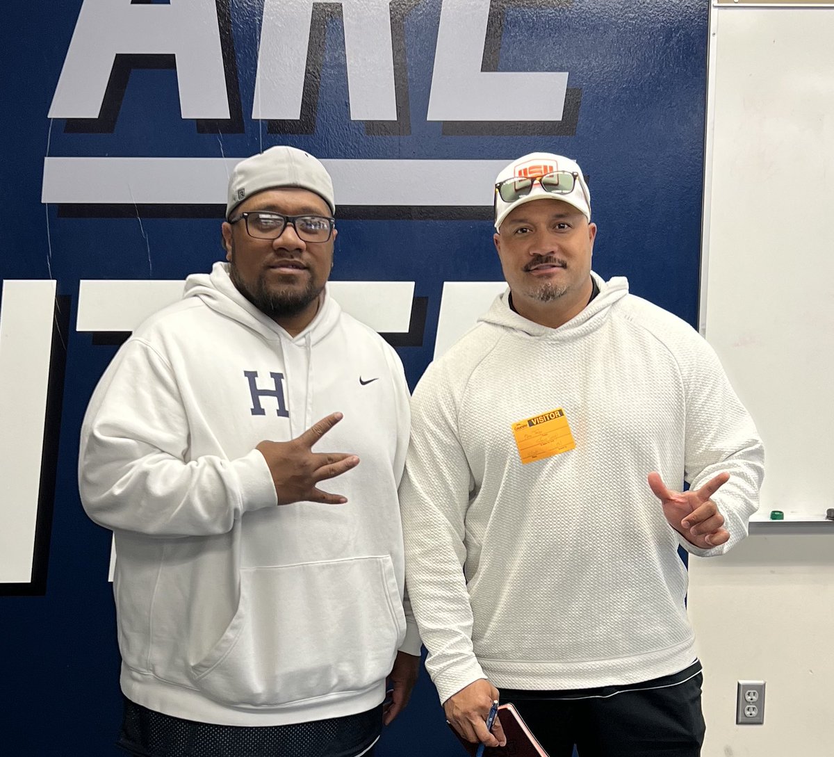 Hunter High Football (@hunterhighfoot1) on Twitter photo .
Thanks to Coach <a href="/beni_tonga/">Beni Tonga</a> from <a href="/CowboyFB/">OSU Cowboy Football</a> for stopping in! Appreciate the advice and words of encouragement for our boys! #GoCowboys #GoPokes
#WestSideHunterPride .
Thanks to Coach <a href="/beni_tonga/">Beni Tonga</a> from <a href="/CowboyFB/">OSU Cowboy Football</a> for stopping in! Appreciate the advice and words of encouragement for our boys! #GoCowboys #GoPokes
#WestSideHunterPride