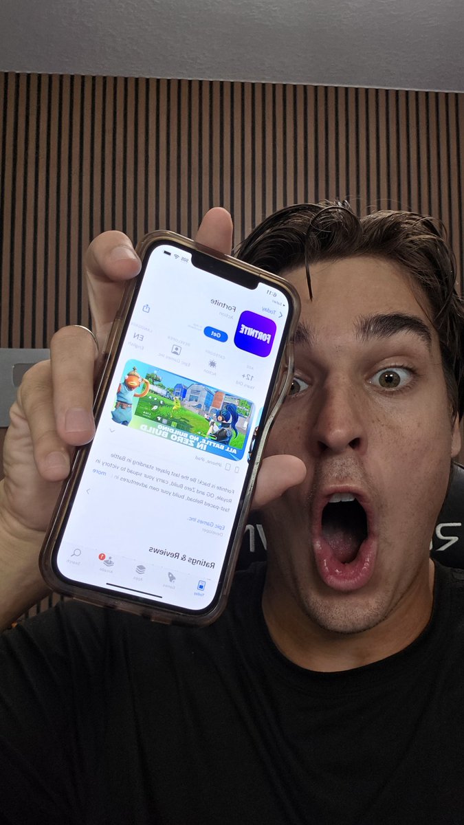 OMG FORTNITE MOBILE IS ACTUALLY BACK OMG OMG OMG