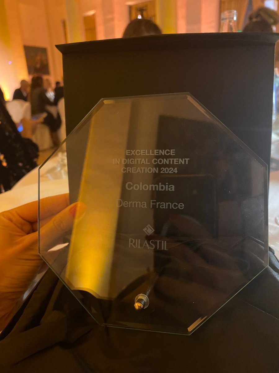 valarambula_'s tweet photo. Gracias Dios mío estos premios son solo la respuesta a todas las puertas que se cerraron🥹❤️❤️❤️❤️❤️! MEJOR CONTENIDO Y MEJOR CRECIMIENTO 2024 RILASTIL COLOMBIA A NIVEL INTERNACIONAL ⚡️ ( entregado en mi país favorito 🇮🇹) https://t.co/EIpNEc4cU4