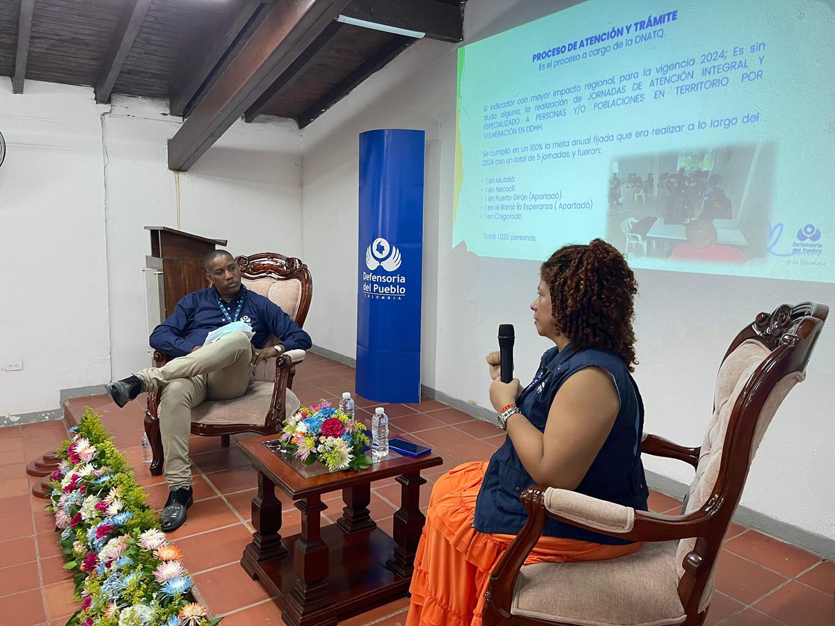 DefensoriaCol's tweet photo. A través de nuestra dupla de género recibimos reconocimiento por su labor: 181 peticiones atendidas a través de la #AppContigo, 27 actividades sobre derechos de mujeres y población de Orientación Sexual e Identidad de Género Diversa (OSIGD) y presencia en 21 espacios interinstitucionales en los que brindamos nuestra oferta institucional.