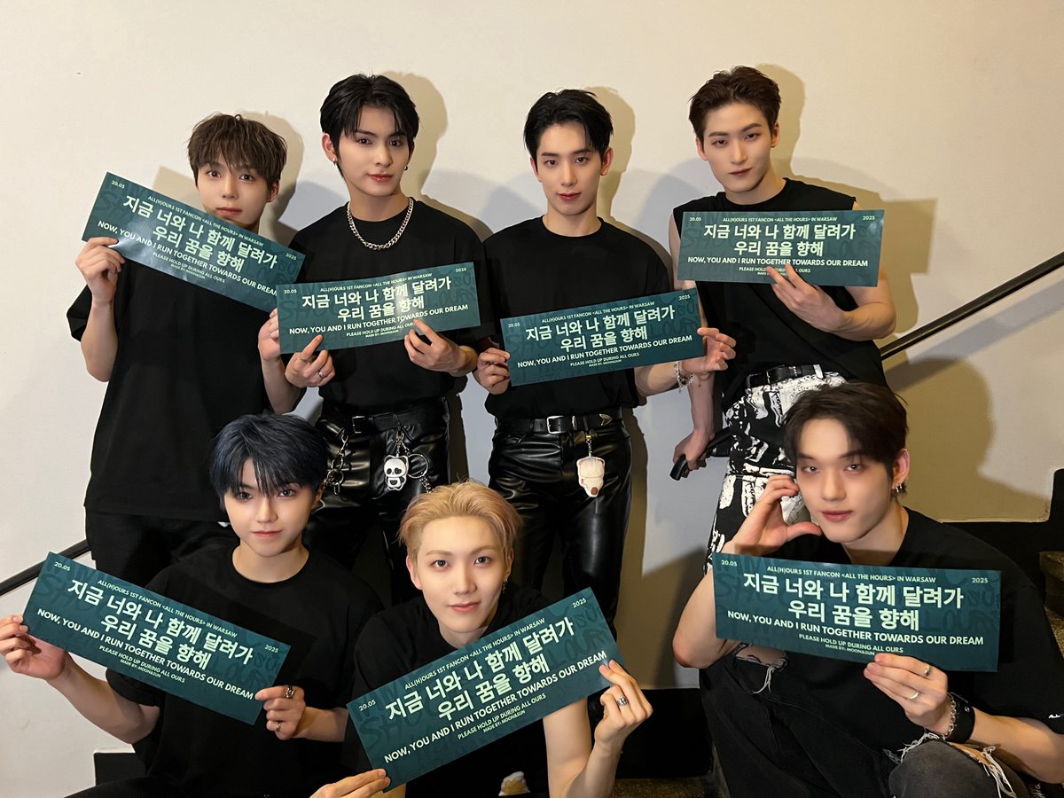 [🐾] 250520 <ALL the HOURS> in
WARSAW

Warsaw, you guys have so much energy! Thank you for having us, kocham cię💙

#ALL_H_OURS #올아워즈 
#ALLtheHOURS