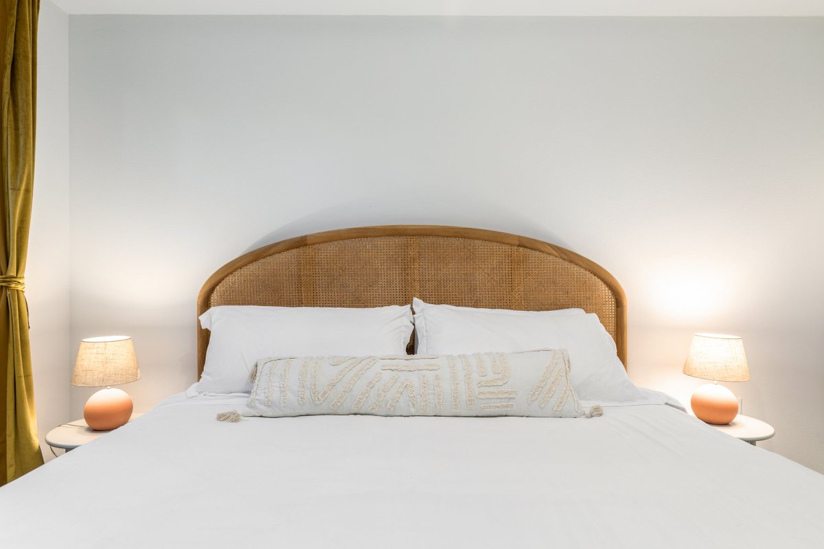 Mammamode's tweet photo. 12 Airbnb Hosting Mistakes That Make Guests Cringe!
From musty curtains to noisy mini-fridges, here’s what guests really notice—and how to fix it fast.
https://t.co/CuiAQAH8cH

#AirbnbHosting #AirbnbTips #ShortTermRental #VacationRental #HostLife #airbnb #airbnbpartner https://t.co/iF7wuTZk3g