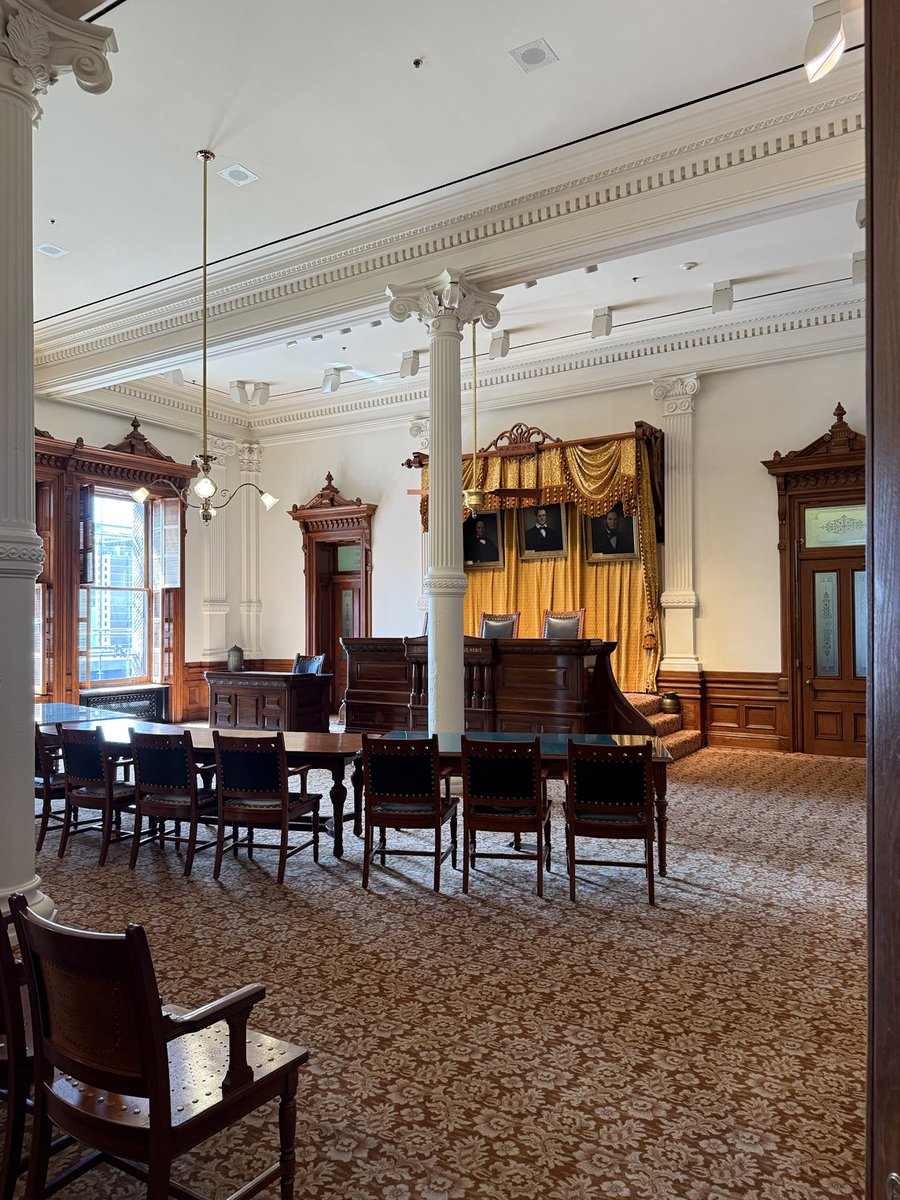 Say it with me, everyone: “HB 2844 creates a single statewide permit for Texas food trucks, saving small businesses from the unnecessary bureaucracy of duplicate inspections and permits while maintaining public safety!”

#txlege #foodtrucks