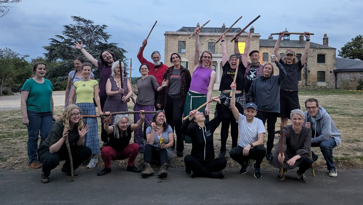 We had a fab practice in the park tonight - much fun and several new people - yay!
#morrisdancing #morris #folkmusic #brixton #hernehill #lambeth
