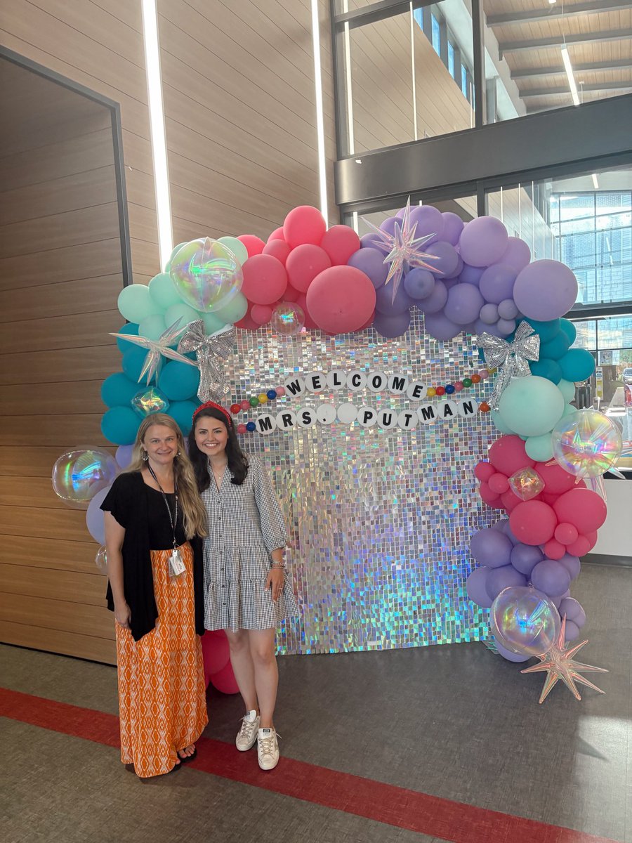 MrsPutman_ASE's tweet photo. I’ve had the sweetest time meeting Argyle South teachers and families recently!! Thank you for the warm welcome! I am so excited to be an Eagle! ❤️🦅 https://t.co/kBfyMWGB7p