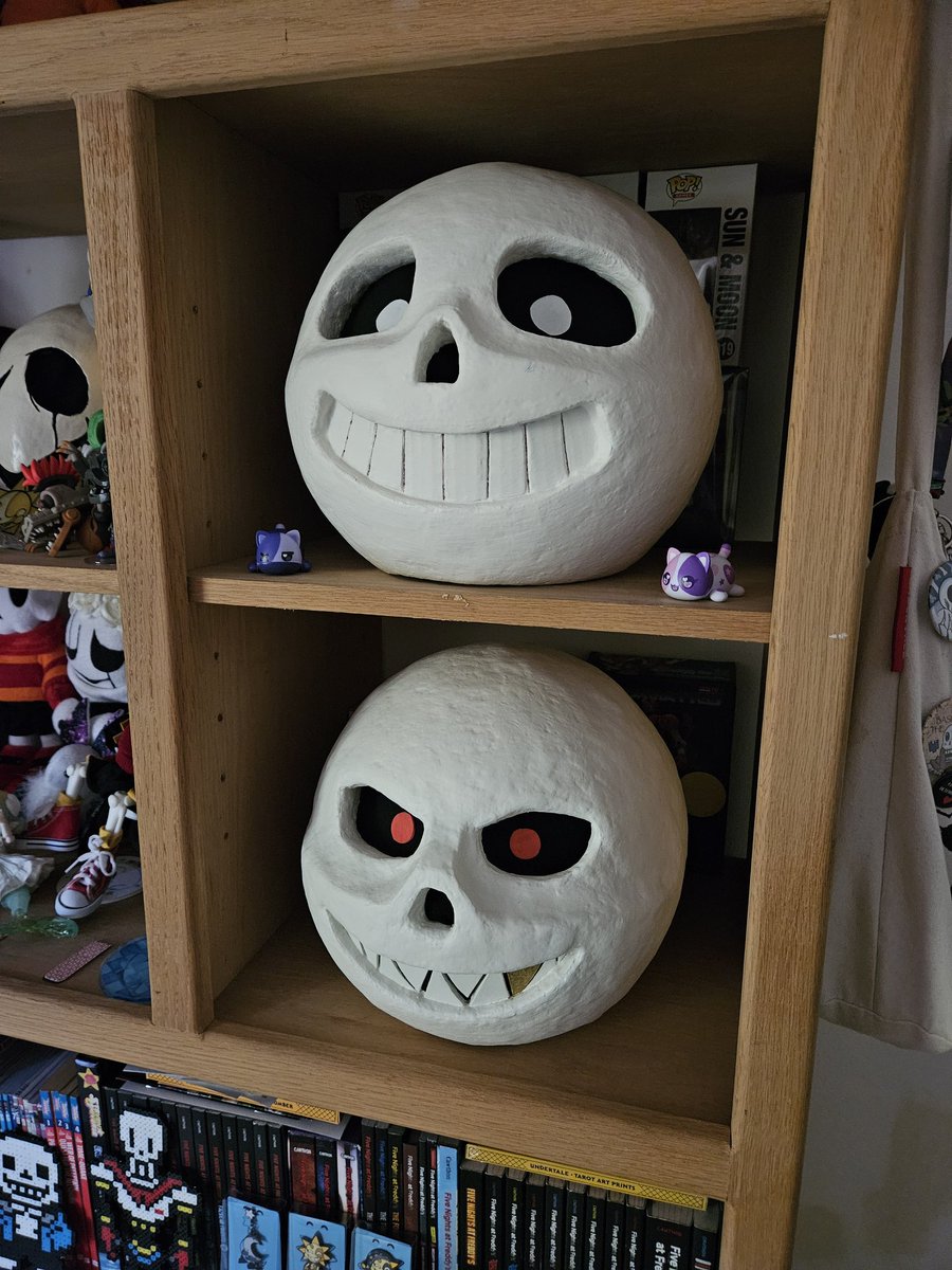 Did show off Red? I don't think I did, but I wasn't able to do the costume this year due to a surgery.

#undertale #undertaleAU #underfell