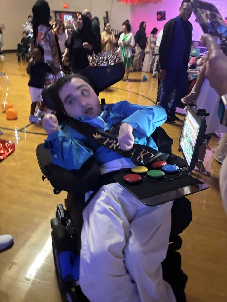 CHPCRUSADERS's tweet image. Fire and Ice Prom 2025 was a night of pure happiness at Churchill Park!

🔥Our students lit up the room with joy, from the dance moves to every smile, it gave us chills of excitement.❄️

Tomorrow, we honor our amazing graduates. 🎓 Graduation 2025, here we come!