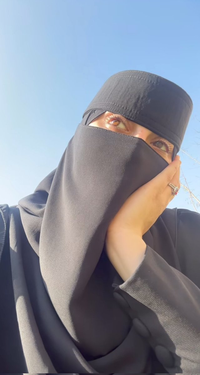 حيرة كل يوم لامهاتكم المنقبين  لما اقولهم  خمني هجبهم انهردا 
ع نقابك😋
 ولا ف خرم طيزك 👌🏻
ولا ف كسك  💪🏾
وفي الاخر بجبهم في كل ماسبق🤣🫦
😈✝️
