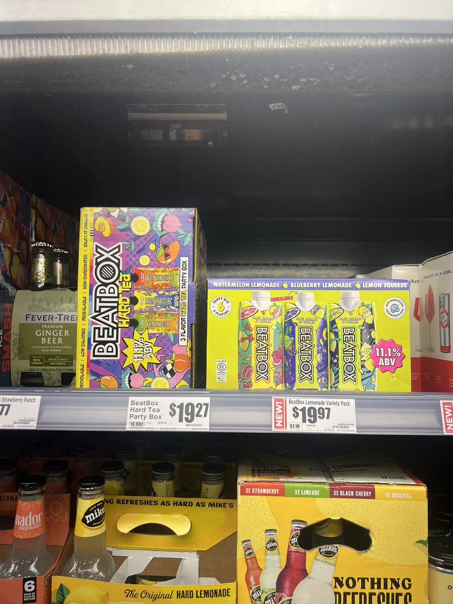 Finally spotted the new <a href="/BeatboxBevs/">BeatBox🧃</a> Lemonade pack at HEB👀 #beatboxfam