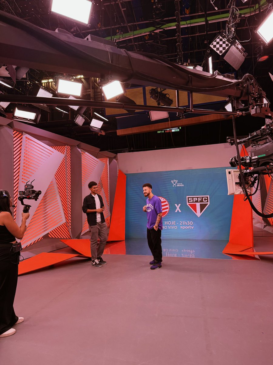 Ao vivo no estúdio pela primeira vez 🙌🏾