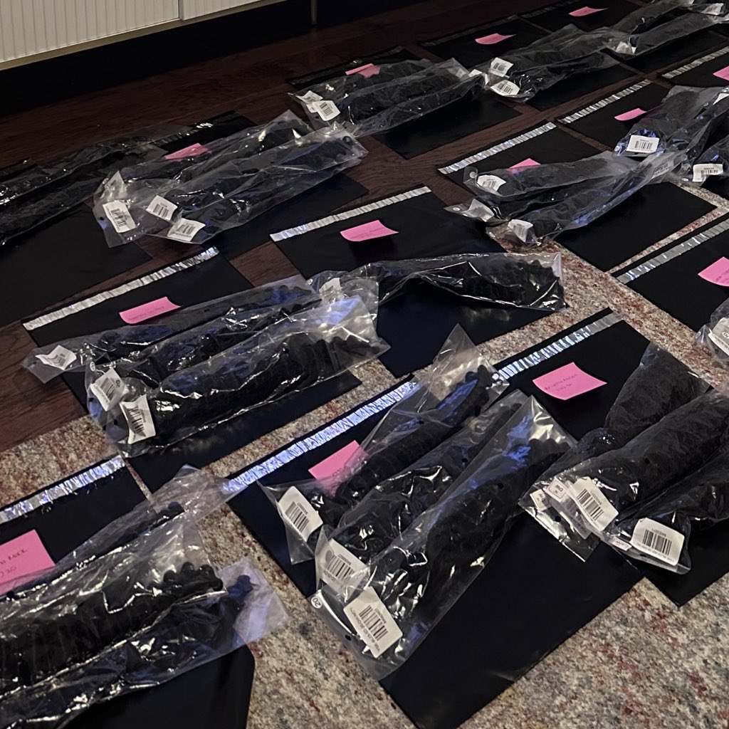 MISS HONEY. tweet media