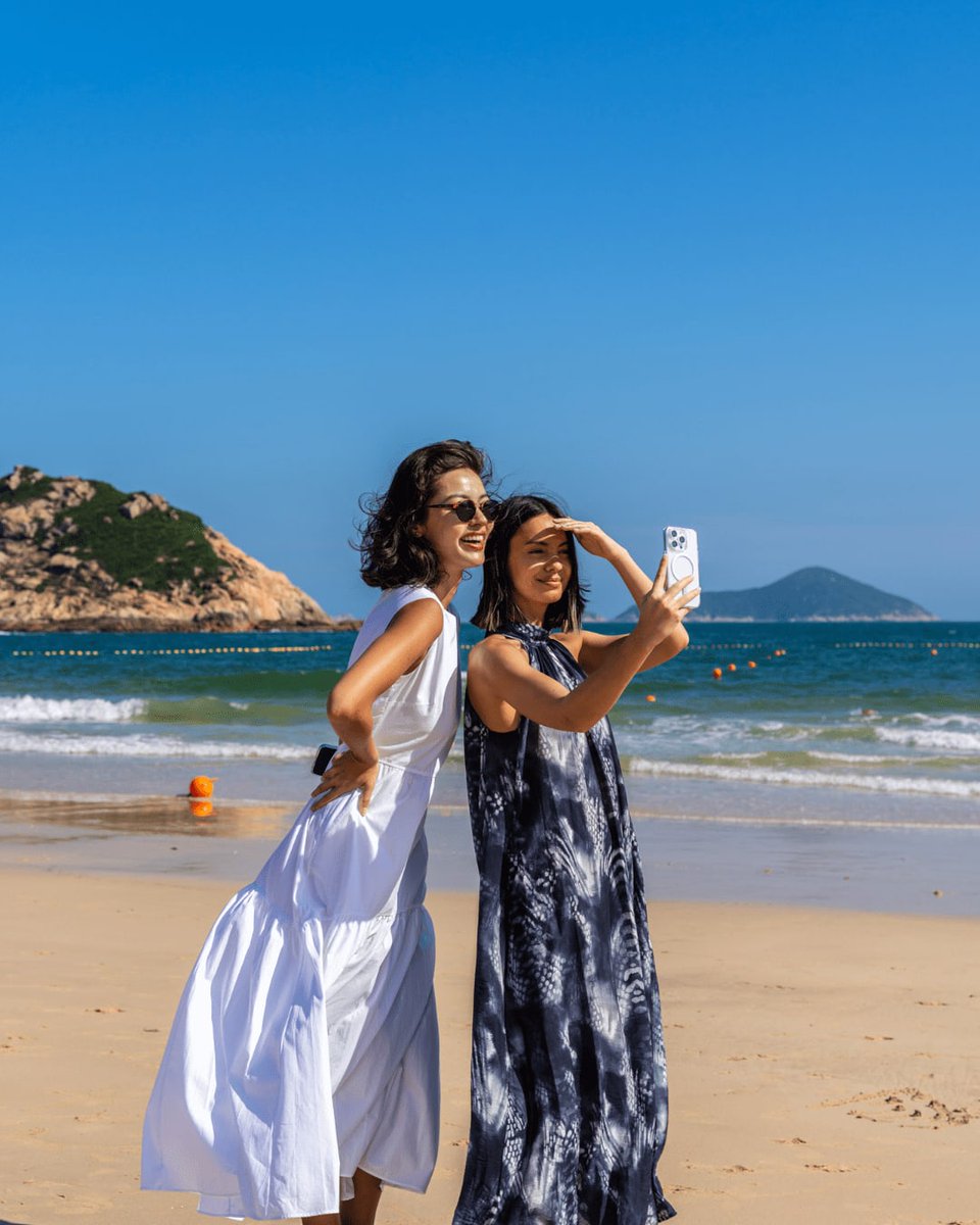 ZAGGStore's tweet image. Protect your device, even at the beach! 🏖️ Don't let sand and water ruin your fun in the sun. ☀️🌊 

#TechProtection #SummerVibes #MobileCases #StaySafe #BeachReady #DeviceProtection #TechSavvy #OutdoorFun #ZAGG