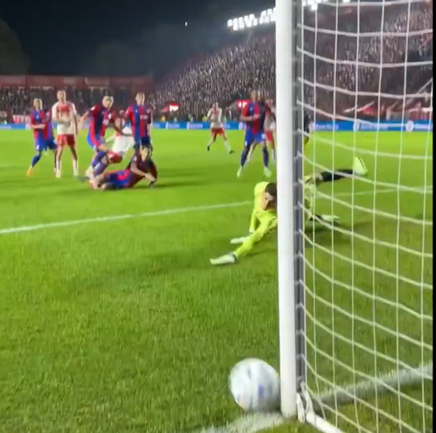 Trago veneno y escribo este descargo. #AAAJ 

instagram.com/p/DJ5FDW6txsc/…