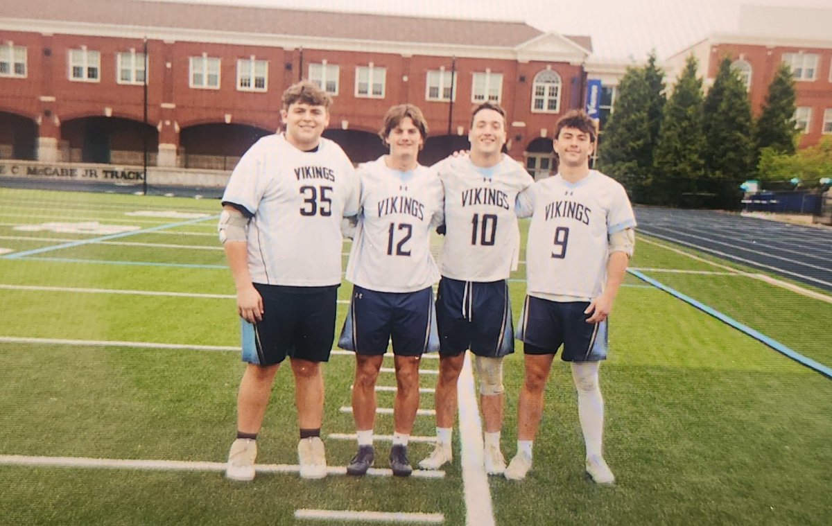 EBathletics's tweet image. Congratulations to the 4 WEB senior lacrosse students.  Good luck to each of you on your future endeavors. 

Collin Brown
Robbie Mavilia 
Dan Chelmo
Garrett Berry