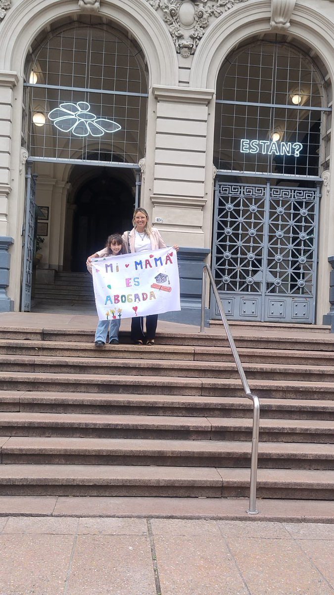 Vicky56234643's tweet photo. El pasado viernes culmine una etapa q me llevó 9 años de mi vida. Logre cumplir una de mis metas más importante poder recibirme de abogada.
Fueron años difíciles, pero nunca baje los brazos.
Fui mamá en medio de la carrera, pero nunca fue mi obstáculo.
Hoy puedo decir q se puede https://t.co/UDLzTaFXDL