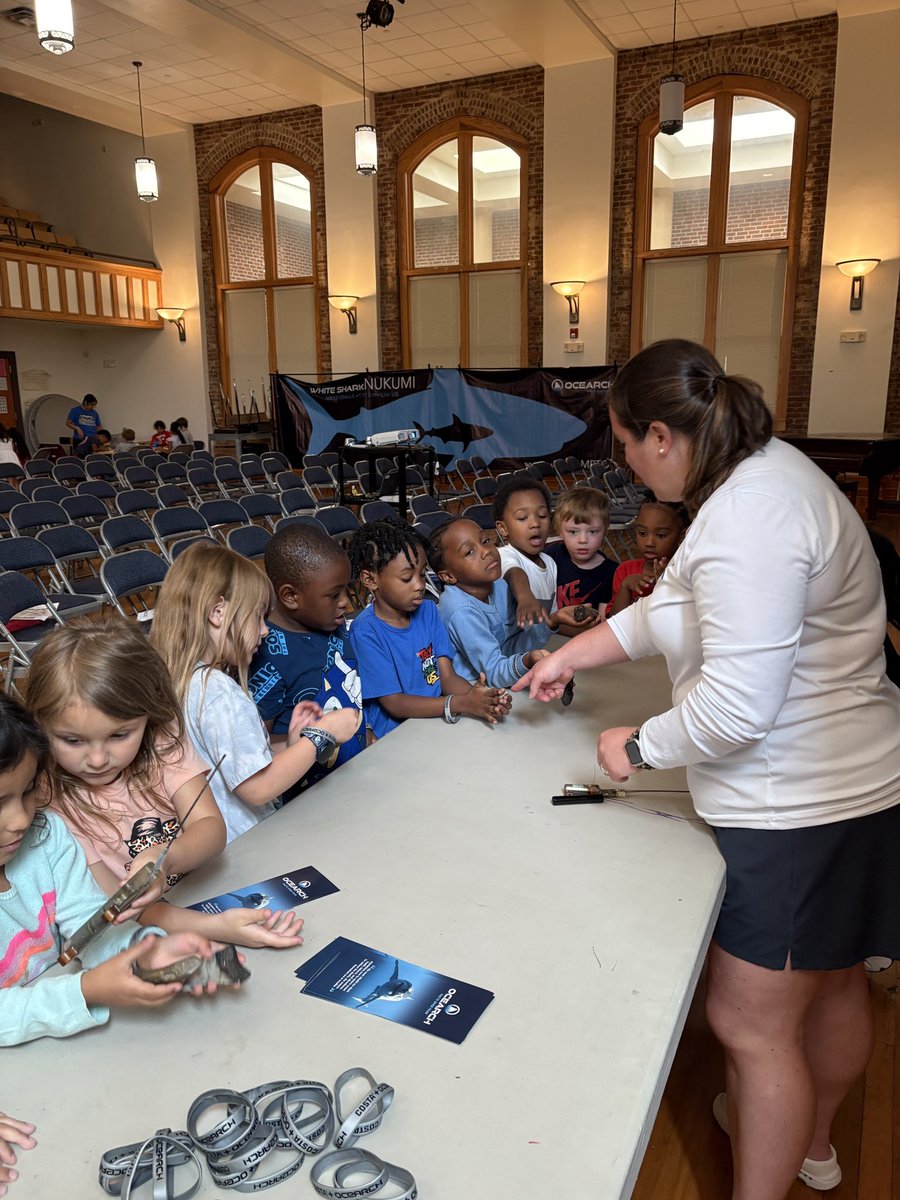 OCEARCH's tweet image. Today, we brought the ocean into the classroom and connected with over 300 students through our OCEARCH presentation! From shark tracking to conservation practices, these future ocean stewards got an up-close look at real-world science in action #SharkEducation #FutureScientists