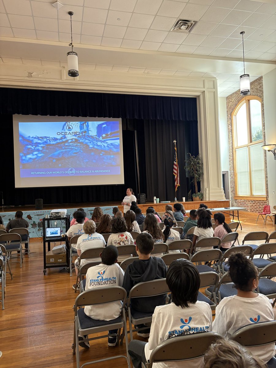 OCEARCH's tweet image. Today, we brought the ocean into the classroom and connected with over 300 students through our OCEARCH presentation! From shark tracking to conservation practices, these future ocean stewards got an up-close look at real-world science in action #SharkEducation #FutureScientists