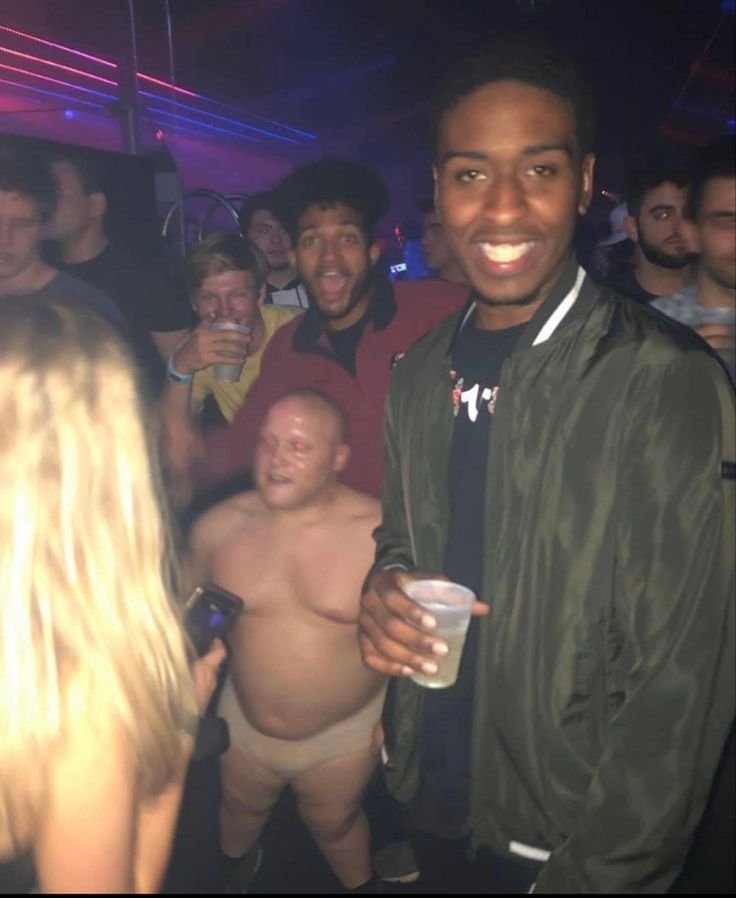 insane poses (@insaneposes) on Twitter photo 