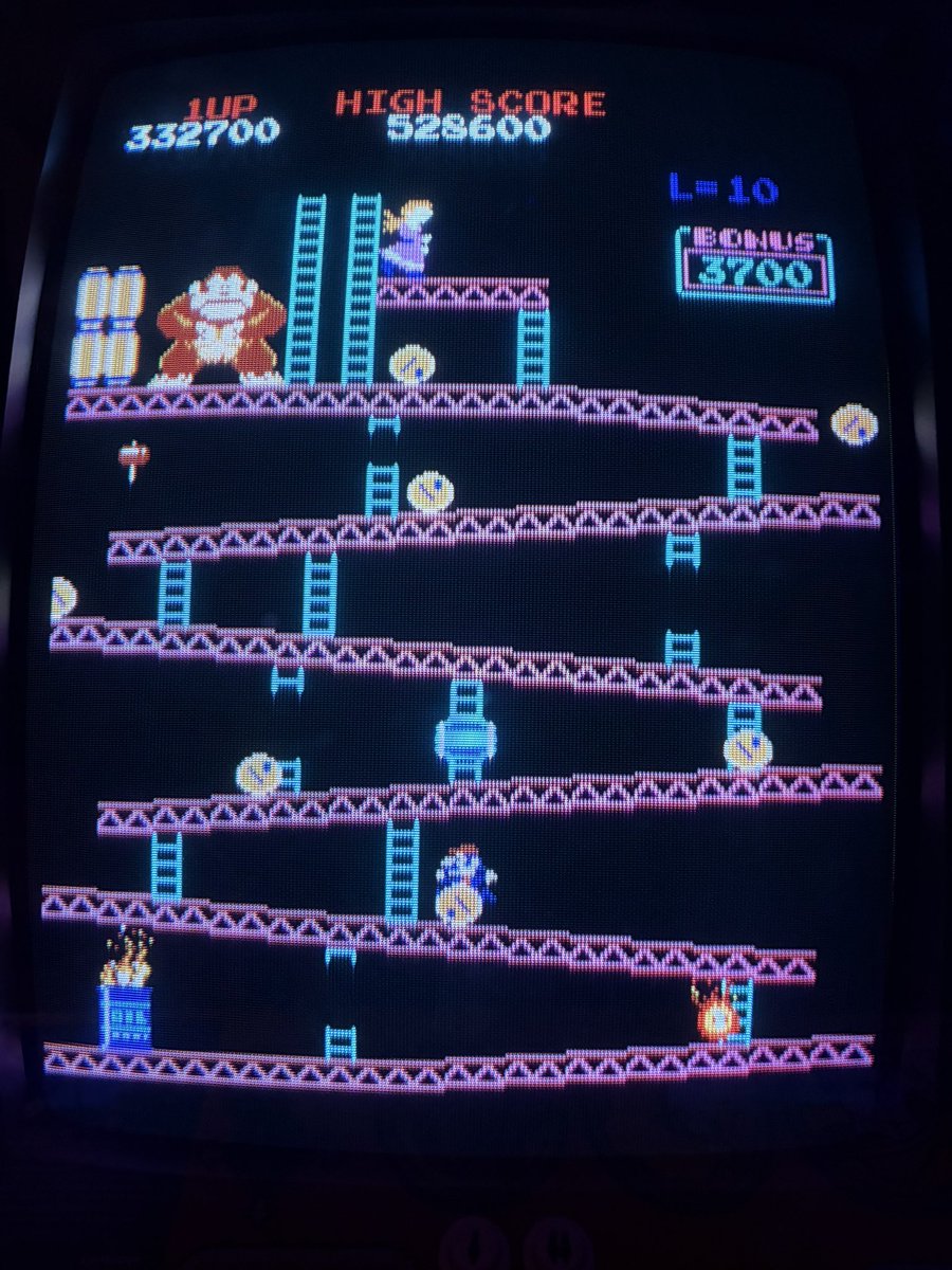 Retro_Russ_'s tweet image. At last- just when i thought i was completely losing my touch i manage to score back in the 300,000’s again. The last 2 months i have been getting only in the 100 or 200,000’s. Never known so many games with so many nasty wild barrels & rivets! #DonkeyKong #arcade #RETROGAMING