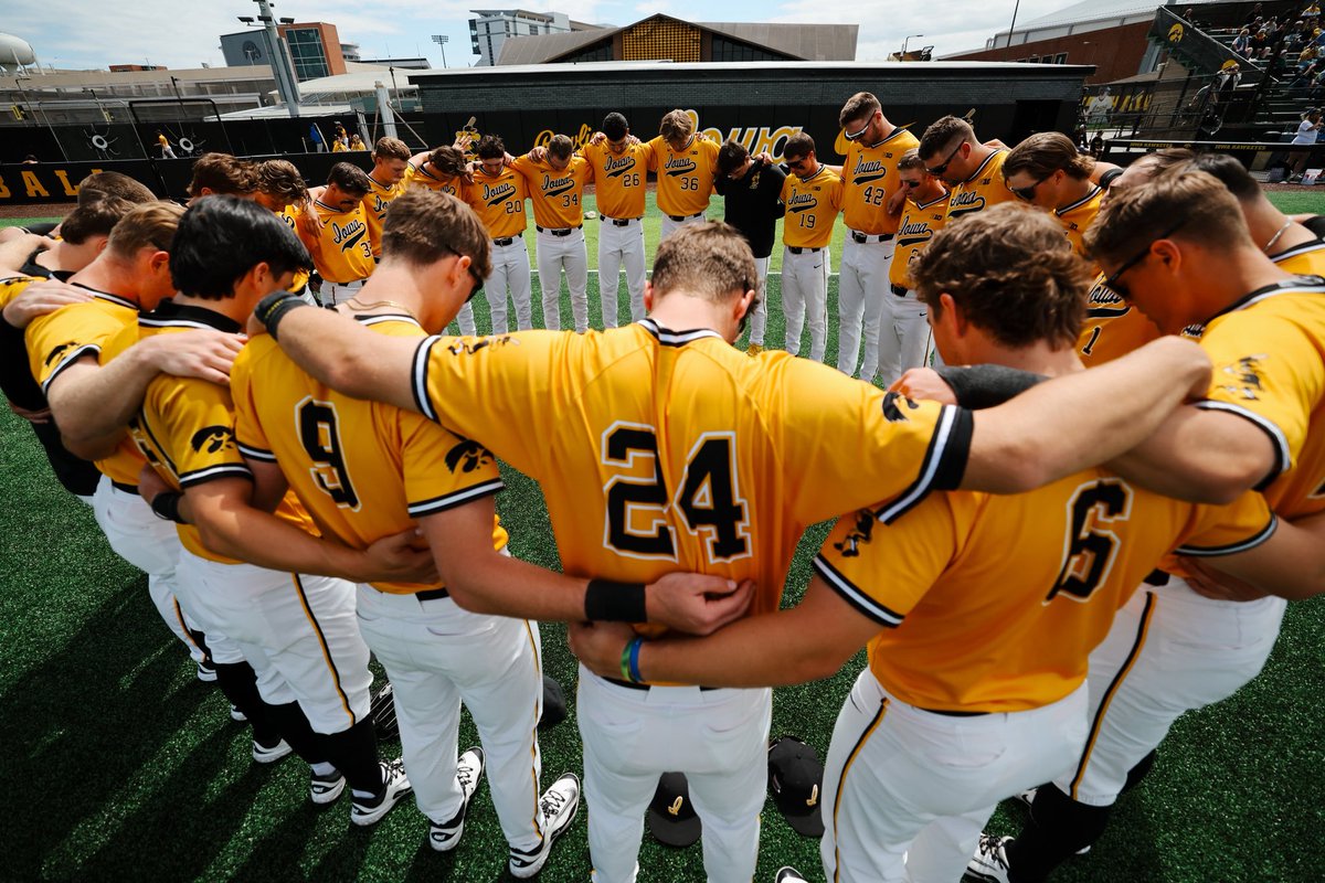 The Iowa Hawkeyes tweet media