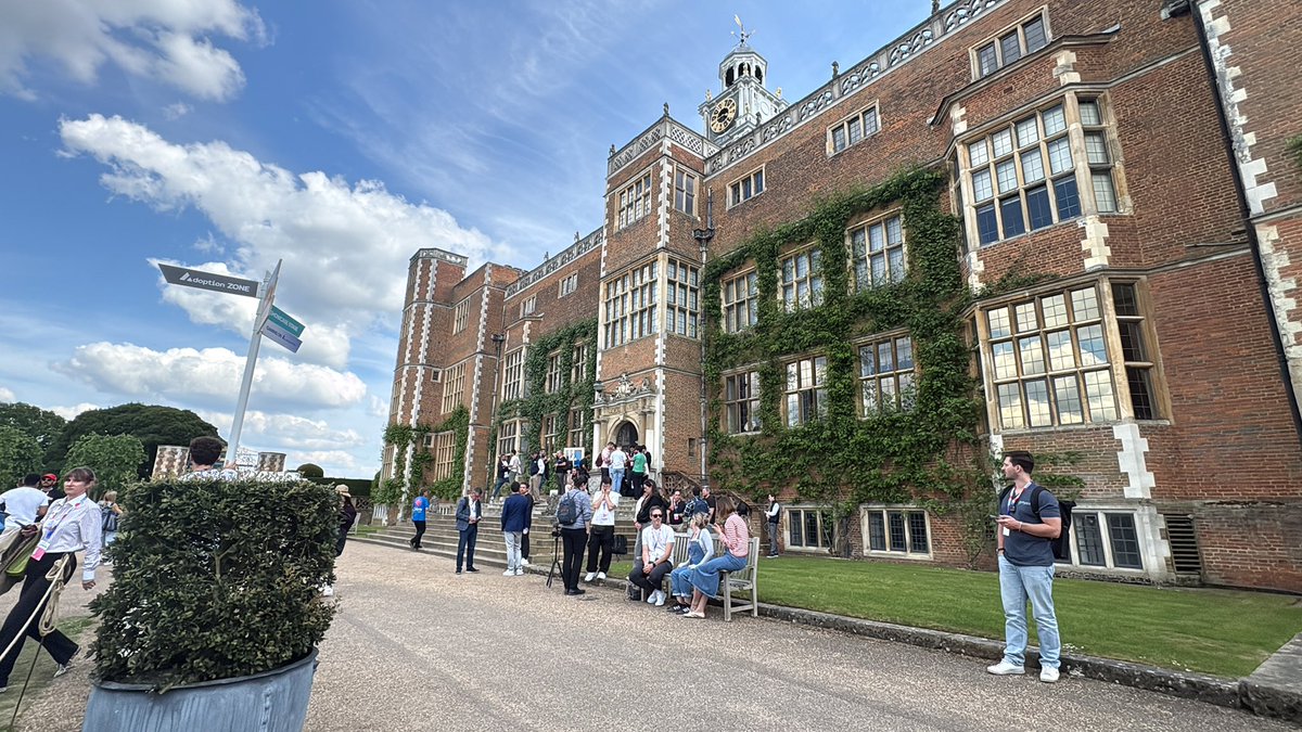1W_Project's tweet photo. Great First Day at the #Avax #Blockchain Summit, we met some super cool people in the space, #gaming and #fintech while held in such an amazing setting! 

#Web3 #RWA #AiGaming 

https://t.co/OppBwFwlO6 https://t.co/OD4gkOQ8Qq