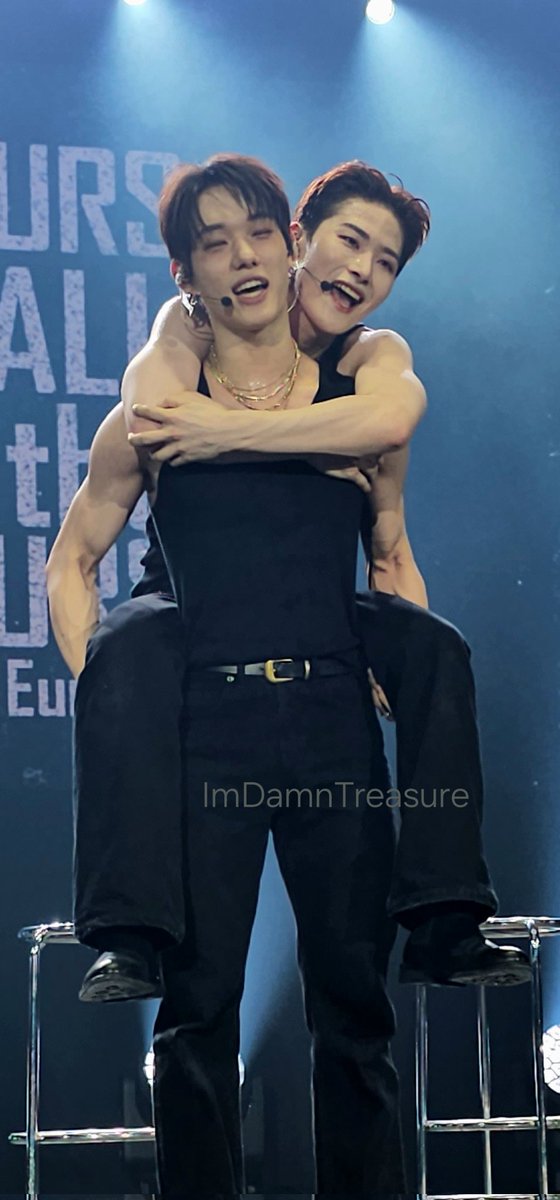 ImDamnTreasure's tweet photo. My fav duo 🥹 
#ALLHOURSinWarsaw https://t.co/5xrRj4hibS
