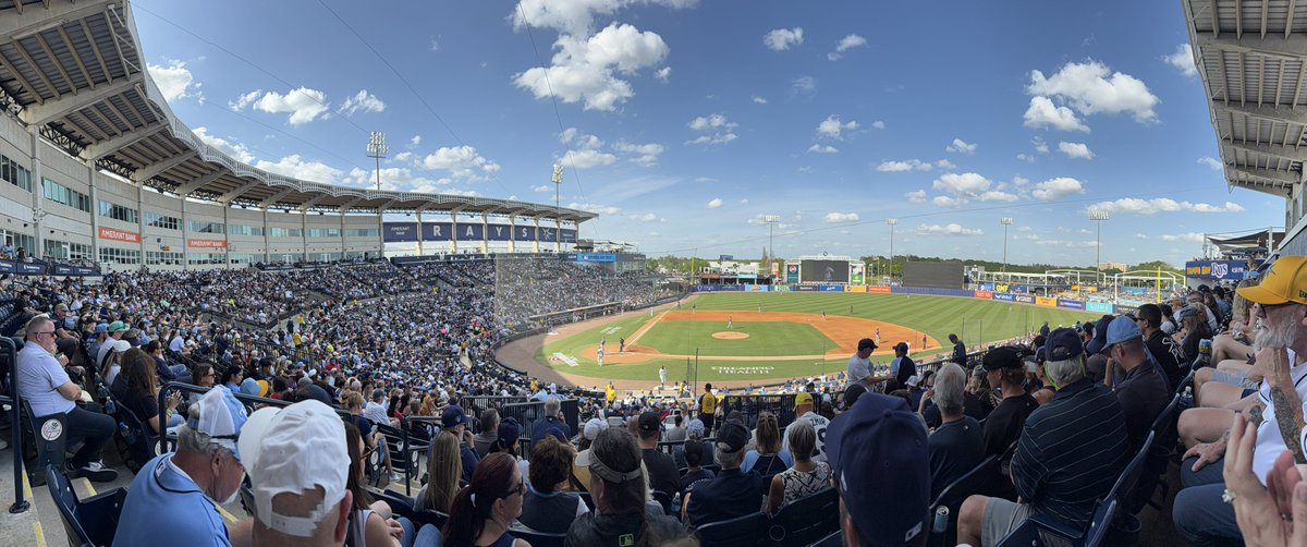 Want four free tickets and a free parking pass to Monday’s Rays game v. Minnesota?

Rules:
   1. Retweet this tweet
   2. Must be a Rays fan
   3. Use the tickets; please don’t sell
   4. DM me if you’re interested

Details:
   Mon, 5/26 — 7:05p
   Four seats in 207, Row L (photo