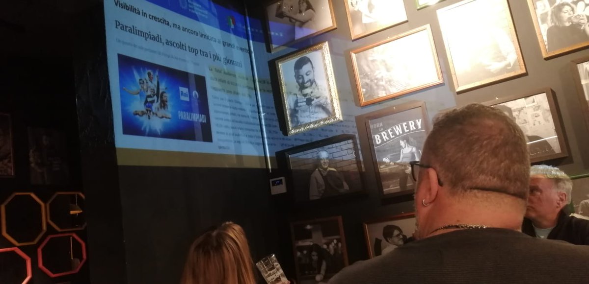 PGomezIniesta's tweet photo. Esta vez viví #Pint25 desde #Bologna @pintofscienceIT 🍻
Presentamos el proyecto PRIN sobre representación del deporte paralímpico en los medios de comunicación @Unibo @UniSalerno 📚
Un placer compartir esta experiencia, con los compañeros de #Pint25Cue en el recuerdo 🫂 https://t.co/kGqUlIEwwr
