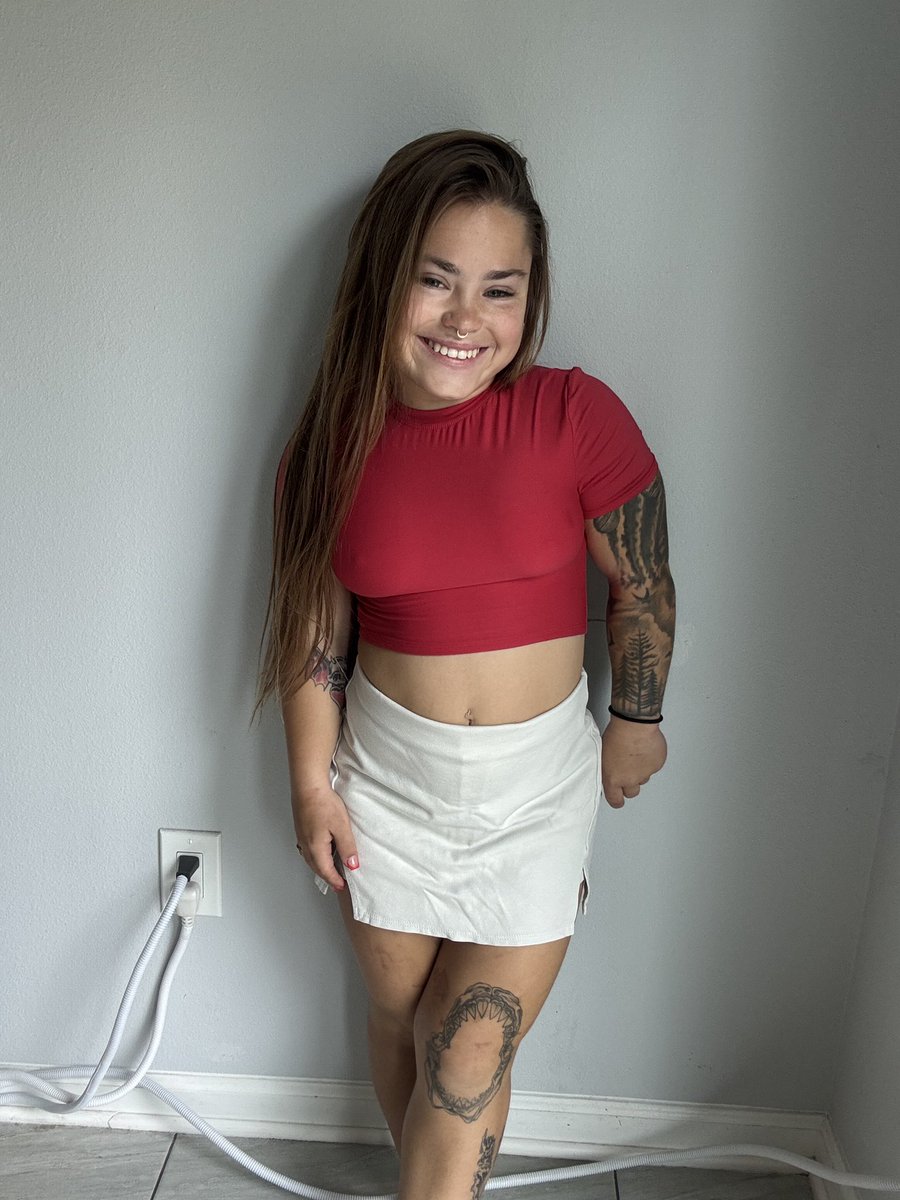 say hi for a 3’11 🍒 pic in dms