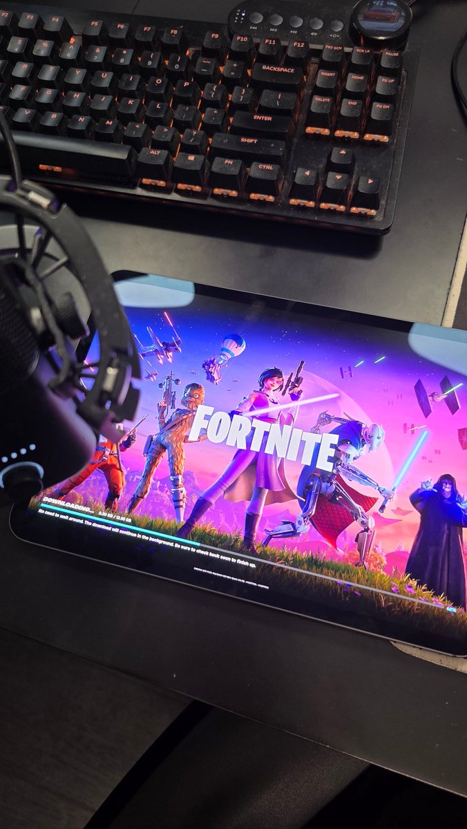 This wait feels LIKE FOREVER RN for fortnite mobile 😍😍