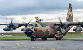 CronicasDelEste's tweet photo. LOS QUE CRITICAN LA COMPRA DE UNA ESTANCIA POR PARTE DE COLONIZACIÓN PARA TRABAJADORES RURALES SON LOS MISMOS QUE DEFENDIERON LA COMPRA DE DOS AVIONES HÉRCULES DEL CUAL UNO DE ELLOS SE LE HA PERDIDO EL RASTRO EN PORTUGAL.  LA ESTANCIA SALIÓ 32 MILLONES DE DÓLARES Y LOS  HÉRCULES 24.... PRIORIDADES QUE LE DICEN....