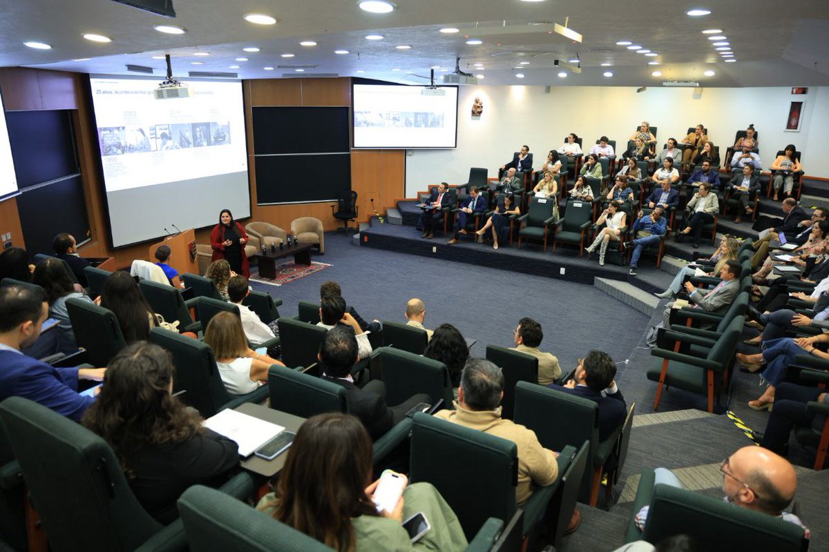 Lorenzo Fernández Alonso (@lorenzofalonso) on Twitter photo En <a href="/ipade/">IPADE BusinessSchool</a> , junto con Edelman y CIRES, reflexionamos sobre su papel en la empresa y la sociedad, a 25 años del Trust Barometer. Fortalecerla es una tarea compartida. #IPADE #TrustBarometer #Edelman #25Años En <a href="/ipade/">IPADE BusinessSchool</a> , junto con Edelman y CIRES, reflexionamos sobre su papel en la empresa y la sociedad, a 25 años del Trust Barometer. Fortalecerla es una tarea compartida. #IPADE #TrustBarometer #Edelman #25Años