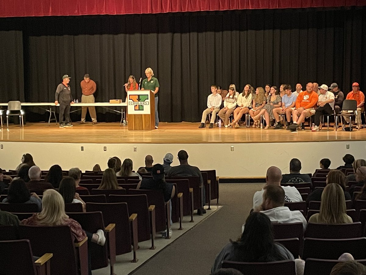 We’re celebrating Cougar Nation this evening with our annual athletics awards ceremony 💚🩶🧡