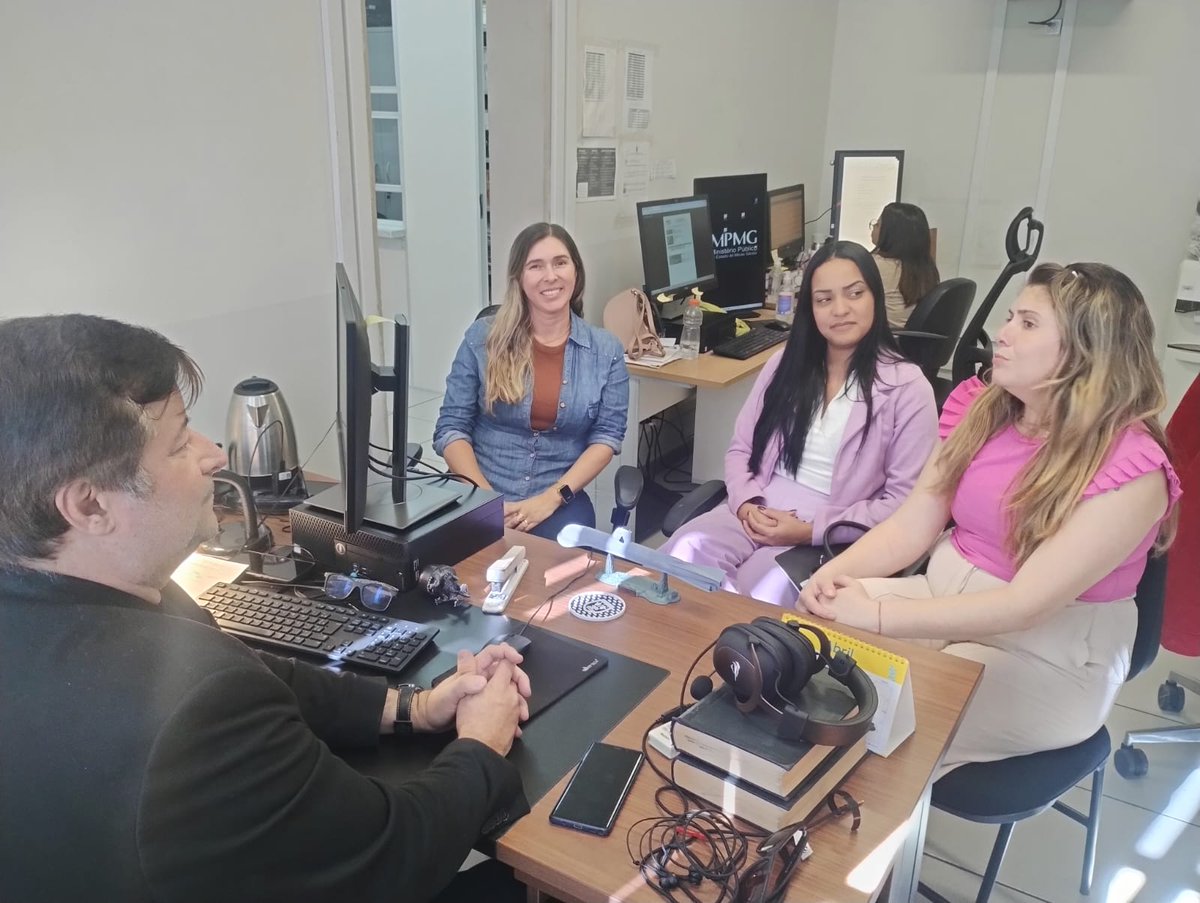LelioCalhau's tweet image. Recebi no Ministério Público hoje a equipe da Secretaria de Assistência Social de Florestal (MG). Falamos dos problemas enfrentados na comarca e reforçamos a parceria para a melhoria da prestação de serviços.  #ministeriopublico #promotordejustiça #mpmg #cidadania #serviçosocial