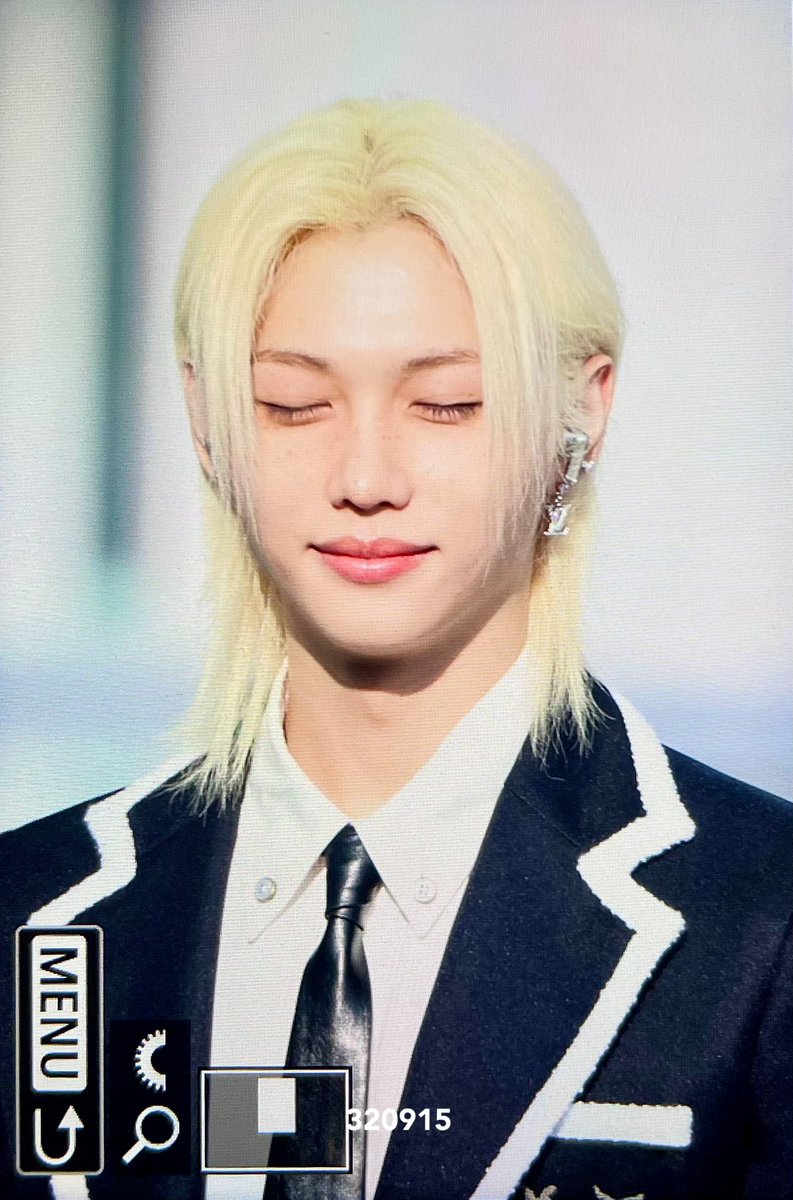 _03200915's tweet photo. 250521 ✈️
☀️☀️

#StrayKids #스트레이키즈
#Felix #필릭스
#FELIXxLouisVuitton https://t.co/iT3Jzk1Aom