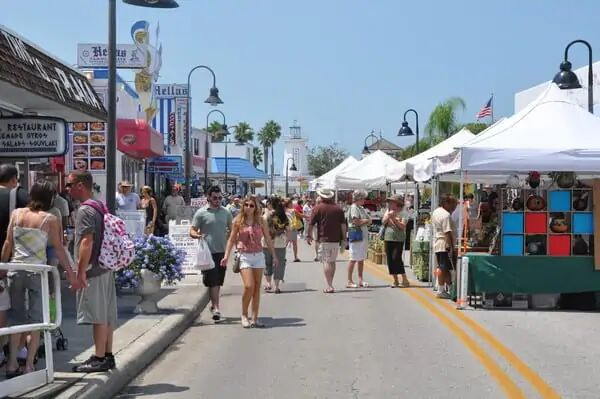 thespongedocks's tweet photo. The popular Sponge Docks Craft Festival is coming 5/24-25. This exciting event showcases local and visiting artists. Great local food and shopping. Free admission. Family and pet friendly. Get details at https://t.co/65SWLHkgm0
#spongedocks #tarponsprings #artscrafts #festival https://t.co/Q0Hak4HRXr