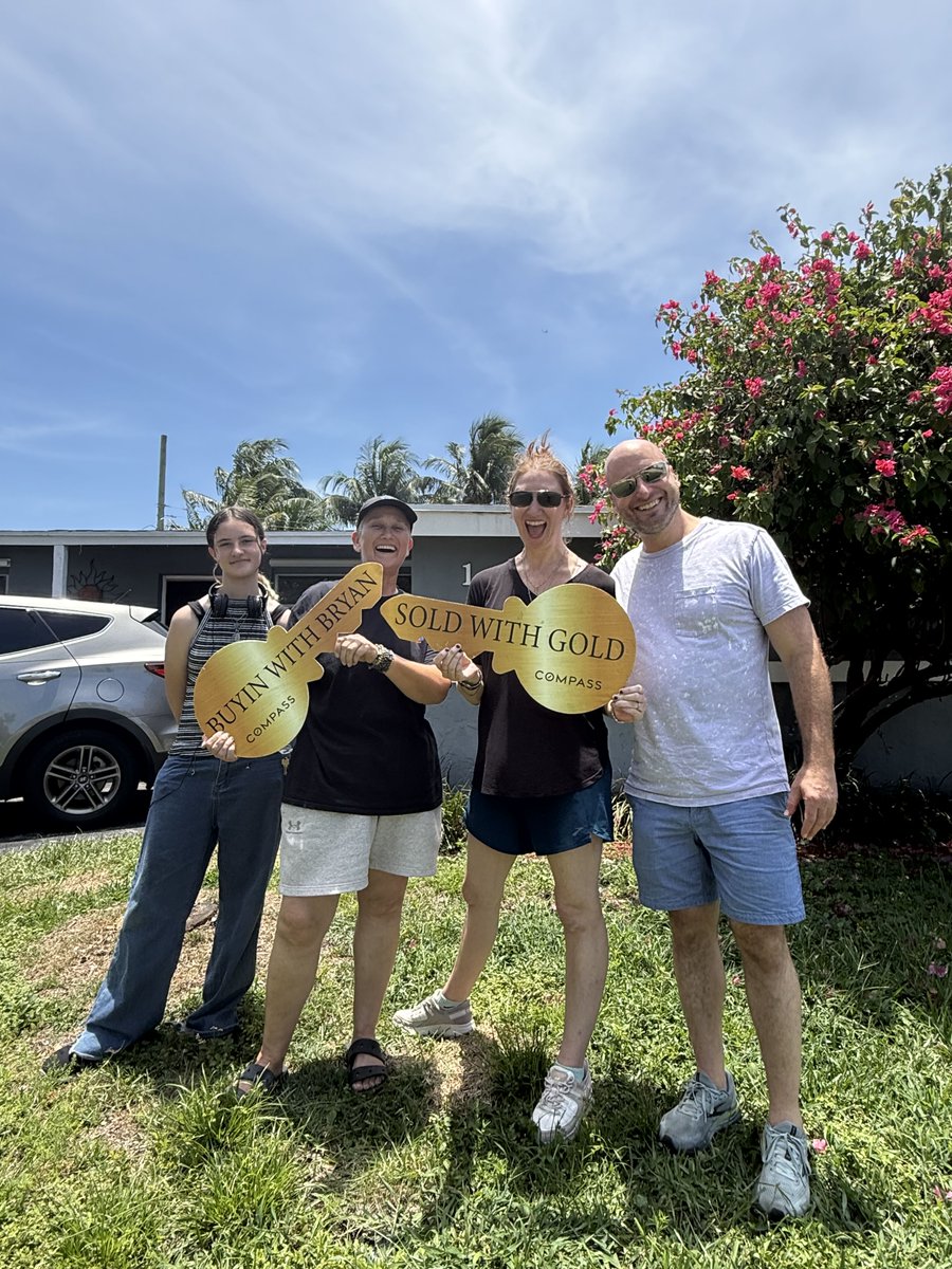 bgold675's tweet photo. Just Closed! 🏡✨
Had an amazing time helping these incredible buyers find their new home in Oakland Park! 

#OaklandParkRealEstate #JustClosed #HappyClients #SouthFloridaHomes #RealtorLife https://t.co/v1GPrb5Q4w