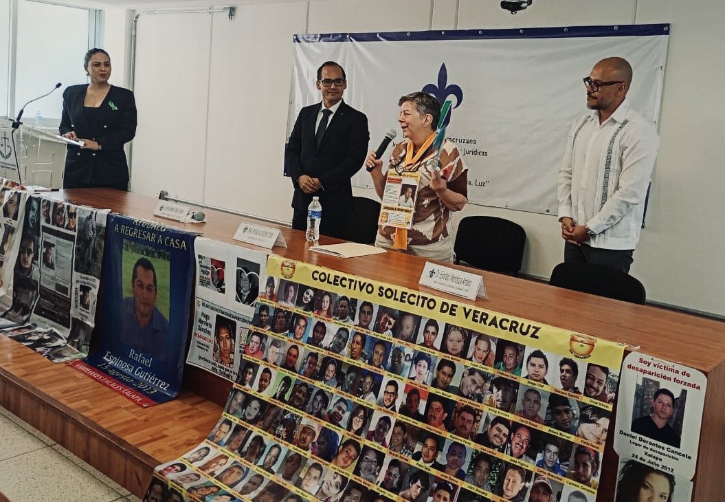ONUDHmexico's tweet photo. Agradecemos la invitación para participar en foro sobre búsqueda e identificación de personas #desaparecidas en #Veracruz. La labor de la academia es primordial para la erradicación de graves violaciones a #DerechosHumanos. Hacerlo escuchando a las #MadresBuscadoras es esencial. https://t.co/6dReL0SAum