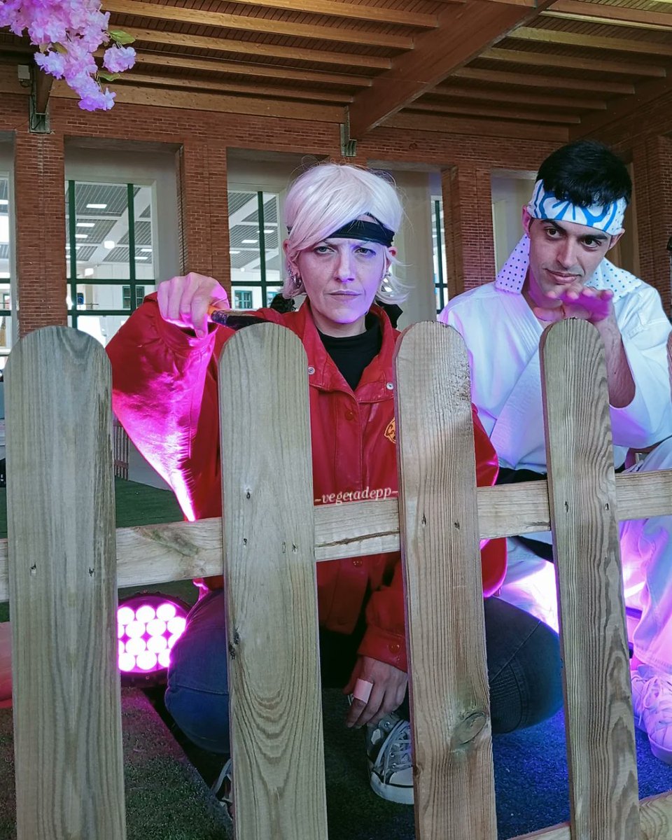 Vegeta_Depp's tweet photo. Meditation with Larusso ends up in a "paint the fence" 🙄  
Hashbrown Badass guys shouldn't be doing this.. 
@WilliamZabka @Sensei_JohnnyLa
🥋 Larusso: @Rock_N_Rodas 
@ralph_macchio 
 📍🇵🇹 @IA_OFICIAL
 @CobraKaiSeries @KarateKidMovie 
#cosplay #karatekid #cobrakai https://t.co/jZIqEGi7Jr