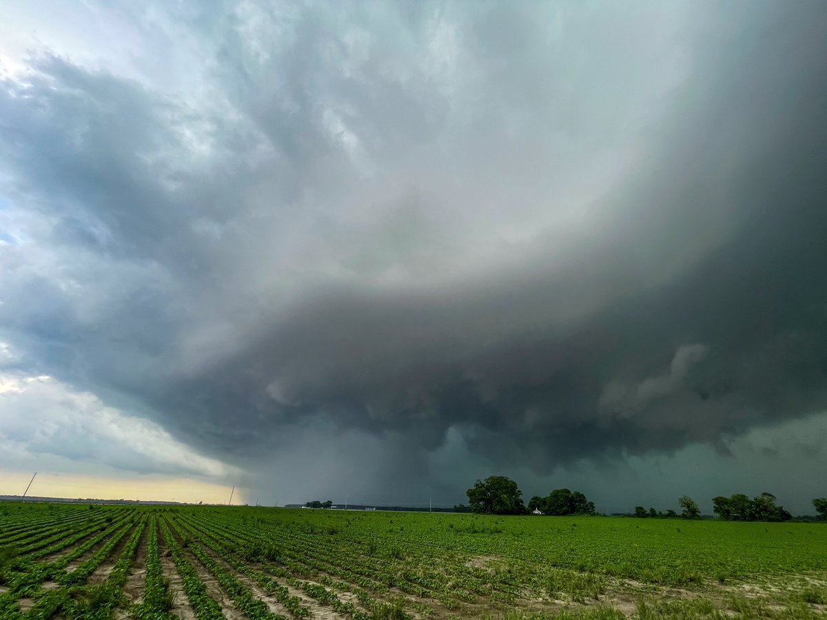 Not bad structure for Mississippi.... just outside of Hollandale. #MSwx