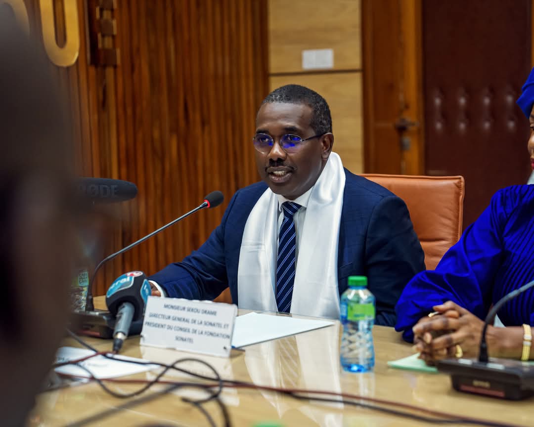Le MISP, via la DGAT, a signé une convention d’un an avec #Sonatel pour renforcer le développement local, la sécurité des agences et l'accès aux services administratifs en zones rurales. Un partenariat "opportun et nécessaire" selon le Ministre Tine. #MISP #PartenariatPublicPrivé
